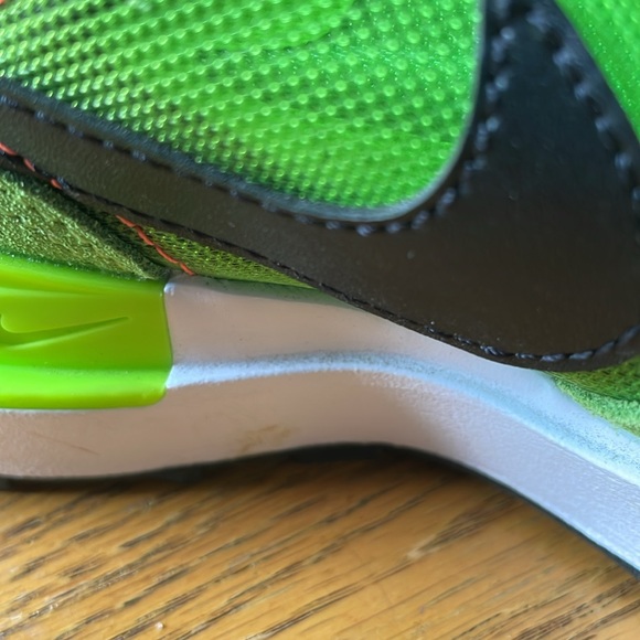 Nike Waffle One Electric Green GS Shoes - Size Youth Kids 6Y - Picture 10 of 11